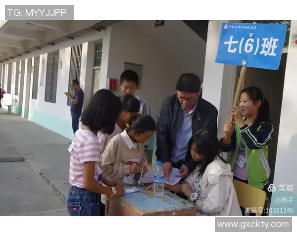 追逐梦想的脚步黄杰小学足球梦想歌的旋律与希望